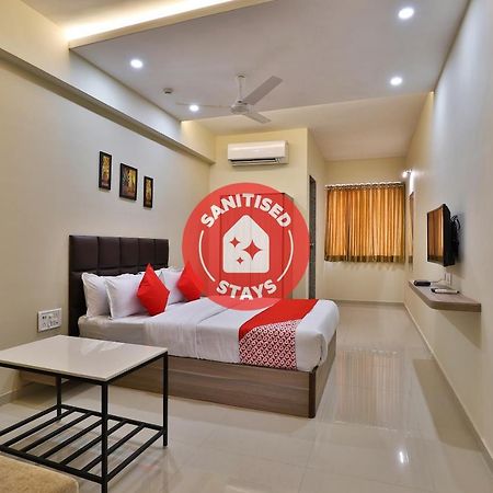 Oyo 28429 Hotel Citadel Σουράτ Εξωτερικό φωτογραφία