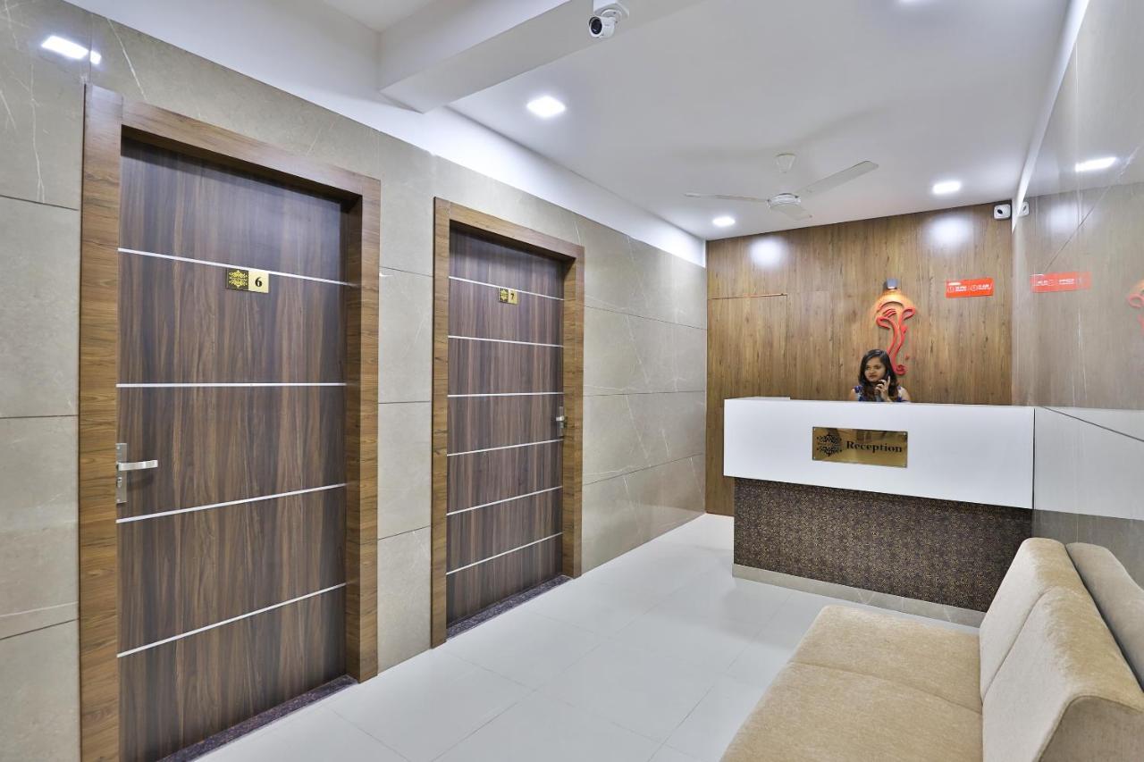 Oyo 28429 Hotel Citadel Σουράτ Εξωτερικό φωτογραφία