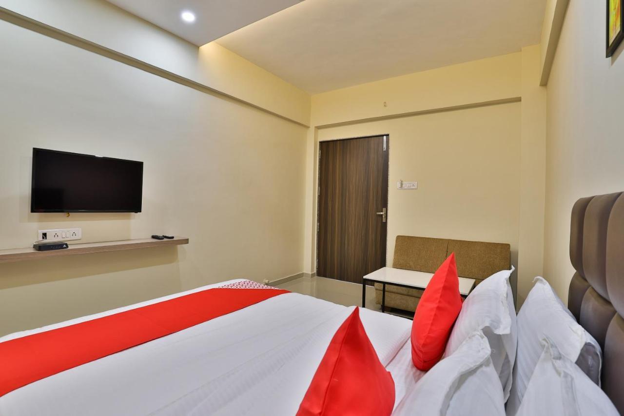 Oyo 28429 Hotel Citadel Σουράτ Εξωτερικό φωτογραφία